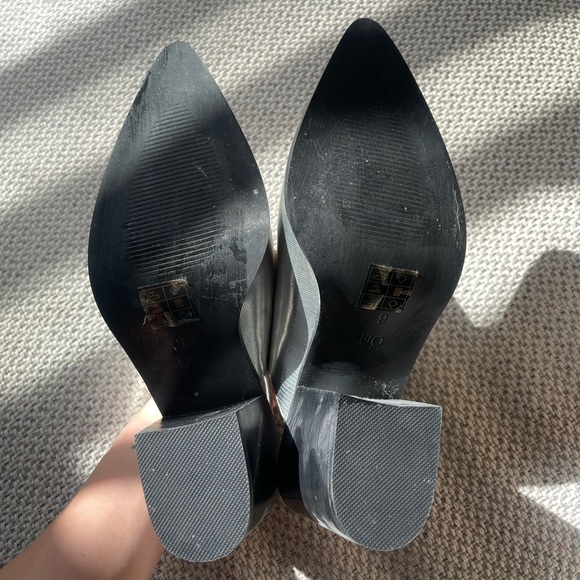 Urban Outfitter Silver Mules - Size 9 - Picture 6 of 9